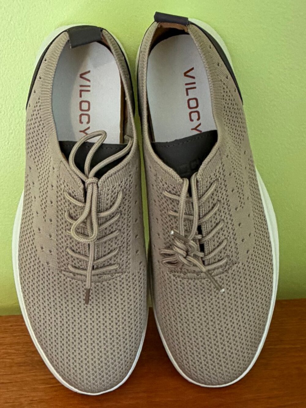 VILOCY Men's Casual Dress Oxfords Shoes Knit Lightweight Sneaker - Picture 2 of 12